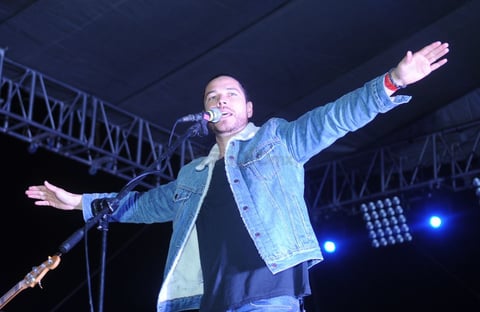 El Festival Menguante en su primera edición en la región albergó a Los Claxons, Las Delailas, Juan Solo, Lola Club, Jane, y Cadereira, esta última agrupación lagunera, quienes hicieron vibrar a más de un lagunero que se dieron cita el sábado en el Hapok Club.
