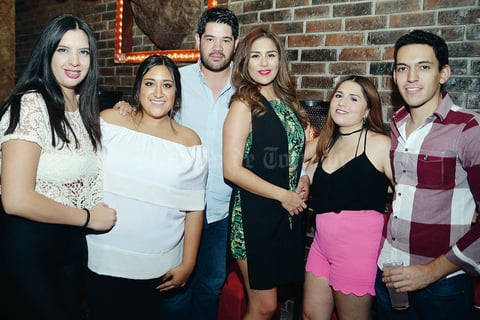 13112016 EN EL ANTRO.  Sariela, Maricarmen, Arturo, Marifer, Karen y Miguel.