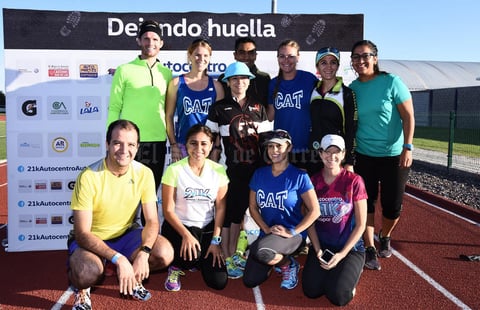 14112016 Tyler, Jennifer, Mary, Grace, Gaby, Carlos, Raquel, Jessica y George con Juan Luis Barrios.