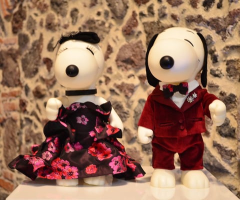 La expo cuenta con 50 duplas de Snoopy y Belle que engalanan el Museo Mexicano del Diseño, ubicado en el corazón de la Ciudad de México, Francisco I. Madero 74, Colonia Centro, a unos pasos del Zócalo.