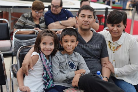 15112016 Kenia, Rogelio, Rogelio y Judith.