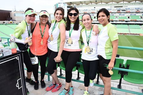16112016 Laura, Denia, Gisel, Claudia, Susana y Paty.