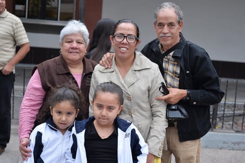 17112016 Rebeca, Daniela, Toño, Dana y Bárbara.