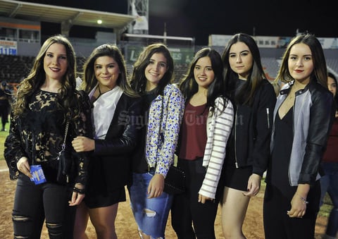 18112016 Mary Gaby, Marisofi, Mariana, Ale, Samy y Arantza.