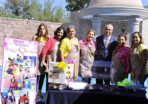 19112016 Leticia, Alma, Silvia, Laura, Gaby, Nuri, Laura, Marilú, Pily y Ana.