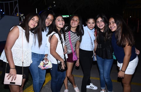 19112016 MUY CONTENTAS.  Arlete, Raquel, Renata, Alexa, Regina, Lesly y Ana.