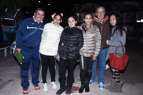 19112016 Miguel, Bárbara, Paulina, Mayra, Javier y Luisa.