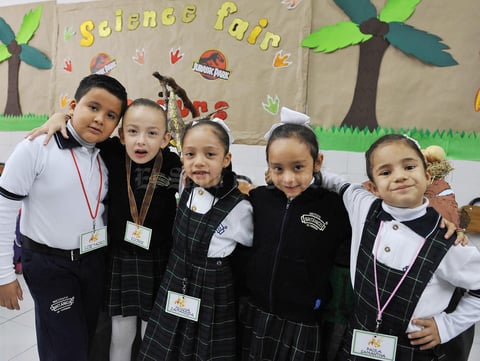 19112016 Luis, Edurne, Regina, Bárbara y Paula.