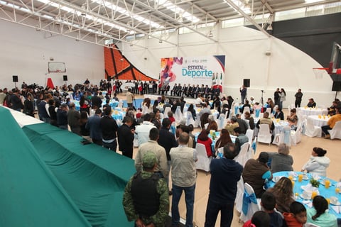 Gran convivencia se vivió en el reconocimiento a los mejores deportistas de Durango.