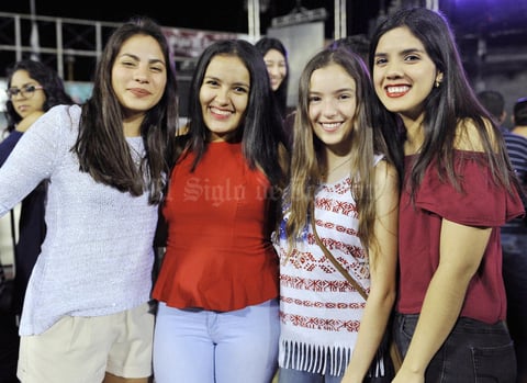 22112016 MUY GUAPAS.  Maggy, Thalía, Astrid y Cristy.