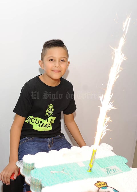 21112016 FELIZ CUMPLEAñOS.  Alex celebró su noveno aniversario.