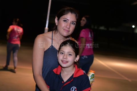 22112016 CONTENTAS.  Laura y Ana Laura.