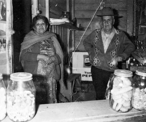 20112016 Santana Hernández y Pascuala Tabares en 1975.