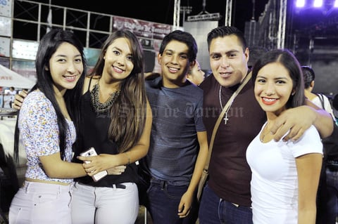 20112016 NOCHE DE CONCIERTO.  Maggy, Laura, Ángel, Edson y Valeria.