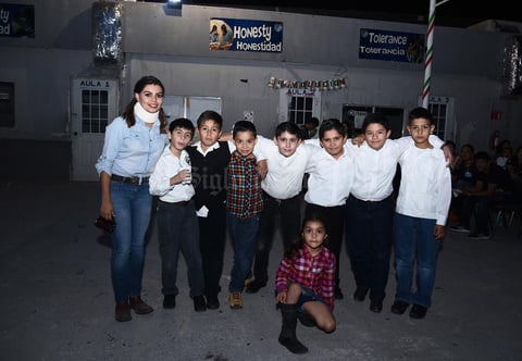 20112016 Carlos, Kevin, Alma, May, Oniel, Luis, Mauro, Alan y Miss Mayra.