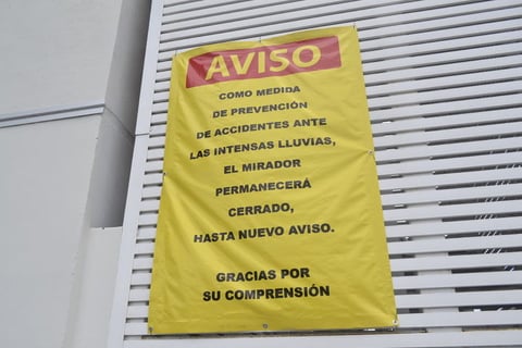 En la actualidad los turistas no pueden acceder al Mirador, ya que está cerrado desde hace tres meses por el deterioro que tuvo la duela con las lluvias.