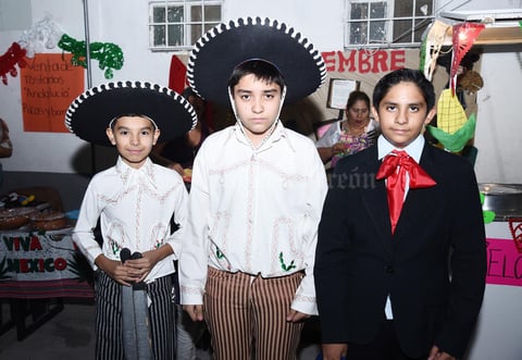 23112016 FESTEJO DE LA REVOLUCIóN.  David, Alberto y Bryan.