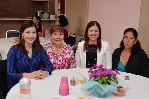 24112016 Martha, Rosa, Lorena, Mónica y Claudia.