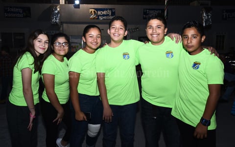 24112016 COMPAñEROS.  Nancy, Fátima, Ximena, Daniel, Gerardo y Daniel.