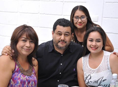 Alejandra, Alejandro, Claudia y Marian