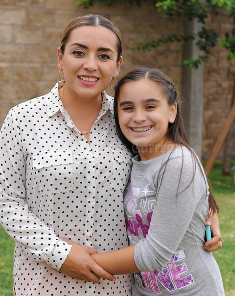 Karina y Mía