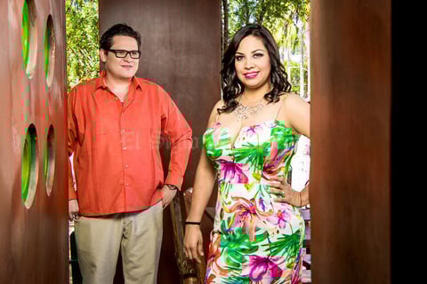 26112016 Arq. Gilberto Ramírez Muñoz e Ing. Karla Liliana Agüero Padilla sellan su pacto de amor en la Parroquia de Todos los Santos, donde tendrán como testigos de su inmenso amor a sus padres, Ing. Gilberto Ramírez Domínguez (f), Lic. María del Socorro Muñoz de Ramírez, Ing. Francisco Javier Agüero Guerra y Guadalupe Padilla de Agüero. Al finalizar la ceremonia religiosa, se ofrecerá el banquete nupcial en el Casino Condesa Real, a donde acudirán amigos y familiares de la pareja.