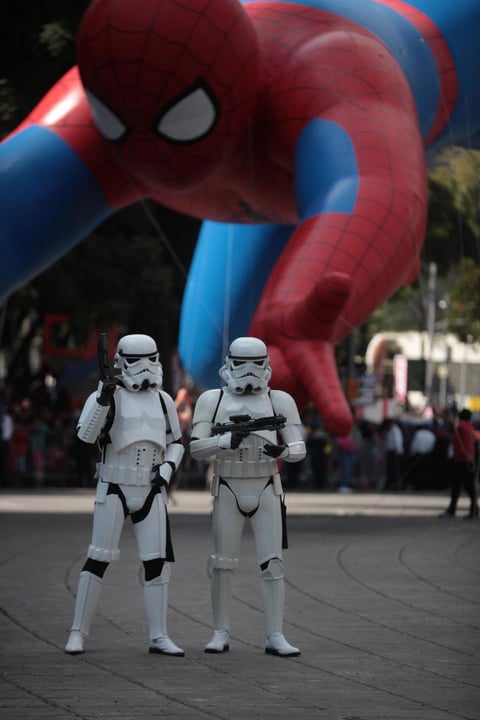 Los Stormtroopers de Star Wars también acudieron al desfile.