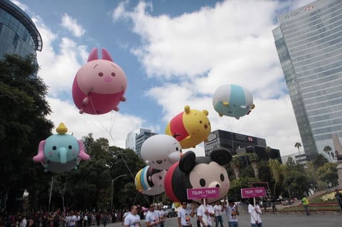 Los personajes de Winnie Pooh también participaron en el evento.