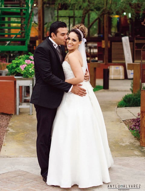 27112016 Unieron sus vidas en matrimonio Ing. Rodrigo Humberto Gómez González y L.P. Ilse Yanira Madinaveitia Bermúdez el 12 de noviembre en la Iglesia de la Sagrada Familia en la ciudad de Gómez Palacio, Durango. - Anylu Álvarez Fotografía