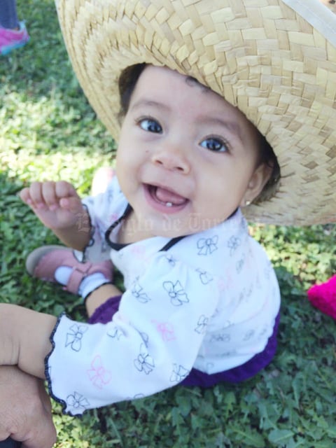 28112016 LINDA POSTAL.  Dulce Alejandra García Salas, de diez meses de edad, cumplirá su primer año de vida en enero.