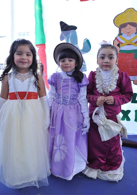 28112016 Isabel, Lizeth y María José.