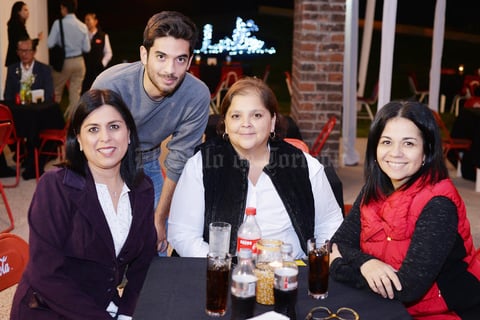 29112016 COMPAñEROS.  Diana, Mauro, Daniela, Michelle y Saidee.