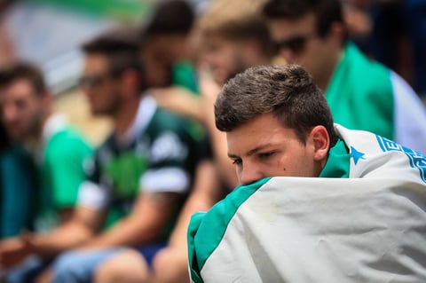 La mayoría de la plantilla perdió la vida en un accidente aéreo.