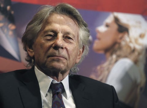 Uno de los casos más impactantes, ocurrido en 1977 fue el del cineasta Roman Polanski, quien fue acusado de abusar de una niña que entonces tenía 13 años.
