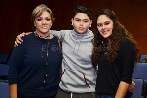 30112016 Laura, Nicolás y Mariana.