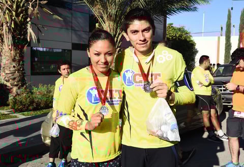 30112016 Mariana y Víctor.