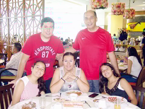 01122016 En el cumple de Ana Pau y Ana Lucy.