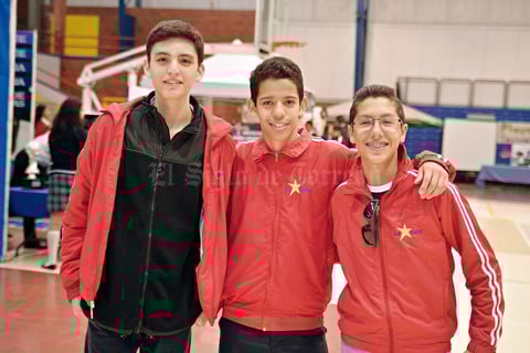 03122016 MUY CONTENTOS.  Samir, Emilio y Alejandro.