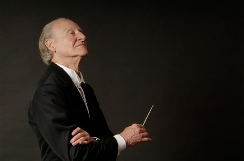 14 abril. Armando Zayas | El cáncer pulmonar puso fin a la vida del director de orquesta mexicano.