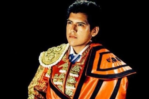 17 mayo. Renatto Mota | Una cornada en plena faena acabó con la vida del torero peruano.