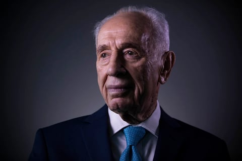 28 septiembre. Shimon Peres | Un derrame cerebral puso fin a la vida del histórico político israelí a los 93 años de edad.