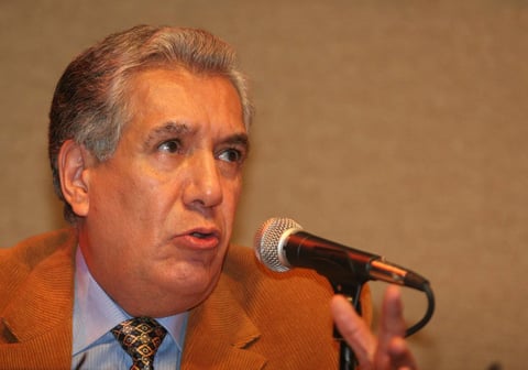 9 octubre. René Avilés Fabila | Un infarto a los 75 años acabó con la vida del escritor mexicano.