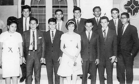 04122016 Nohemí Juárez, Roberto y compañeros en 1965.