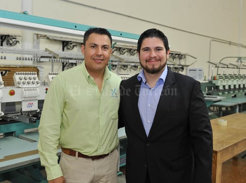 04122016 EN UNA INAUGURACIóN.  José Antonio y Ernesto.