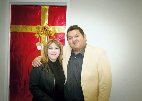 04122016 La Mtra. en Derecho, Lilian Berenice González Méndez, y el Mtro. en Administración, Luis Fernando Hernández Rivera.