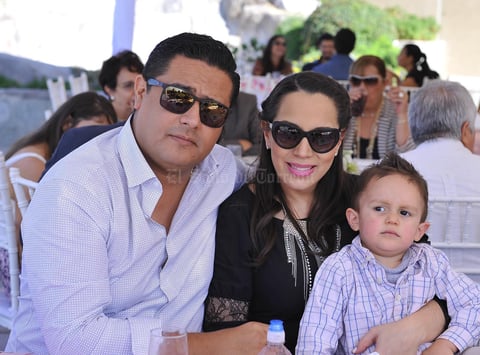 Rodolfo, Martha y Mateo