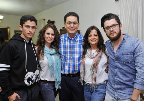 Diego, Adriana, Ricardo, Adriana y Ricardo