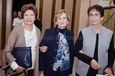 11122016 Rosa María, Carmelita y Lucía.