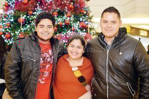 11122016 Gustavo, Getse y Ángel.