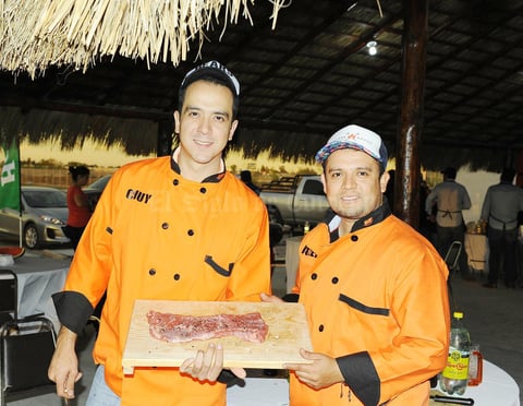 12122016 Ale Ruiz y Chuy Gamón.